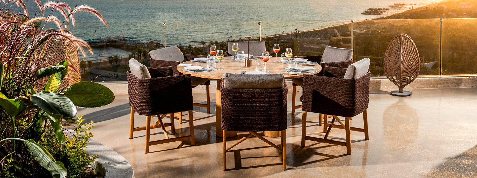 REGNUM THE CROWN NUAGE 01 Banner