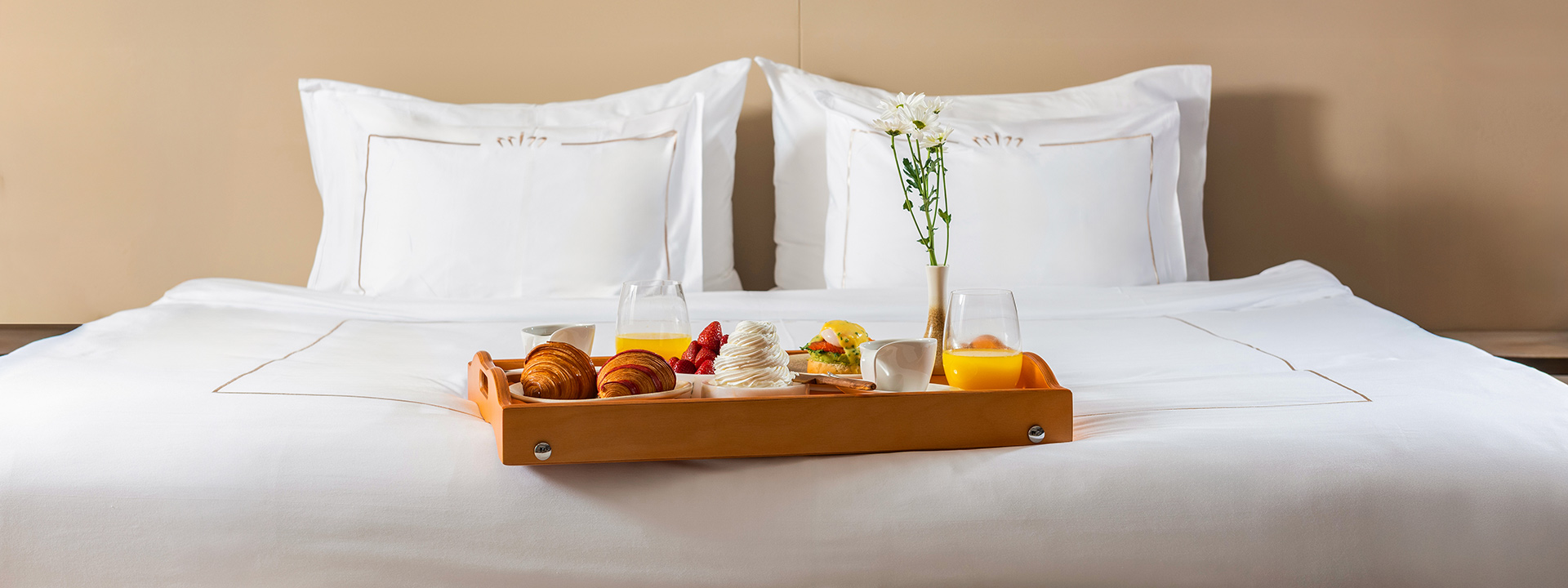 Regnum Carya In Room Dining Banner