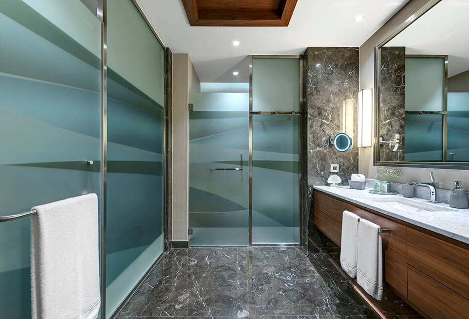 Regnumcarya Crown Villa Bathroom 2