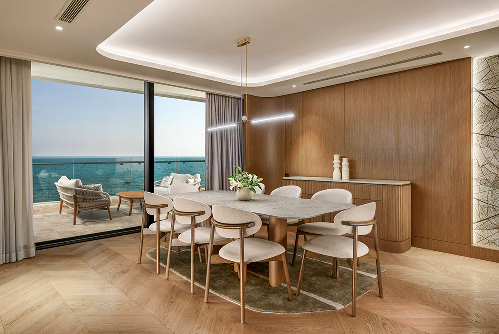 Regnum The Crown Crown Horizon Suite Living Room 03 Slider1