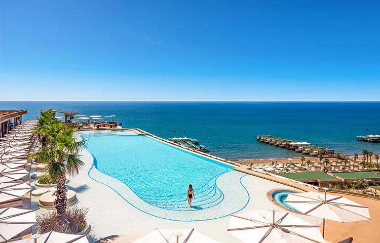 Regnum The Crown Seven Rooftop Pool (2)(1) Card B