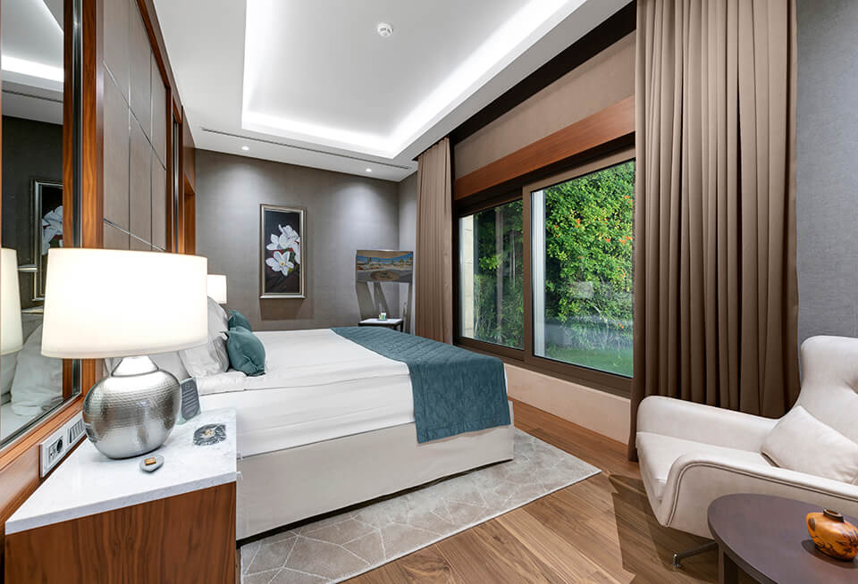 Regnumcarya Crown Villa Bedroom 01