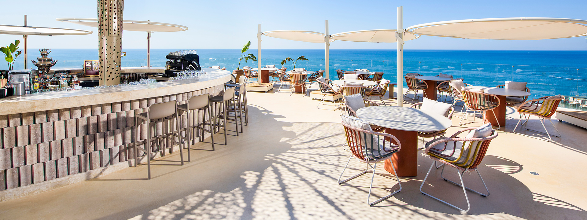 REGNUM THE CROWN Seven Infinity Pool Lounge 03 Banner