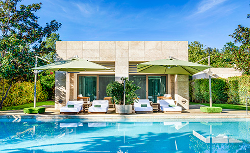 Regnumcarya Pearl Pool Family Bedroom Card